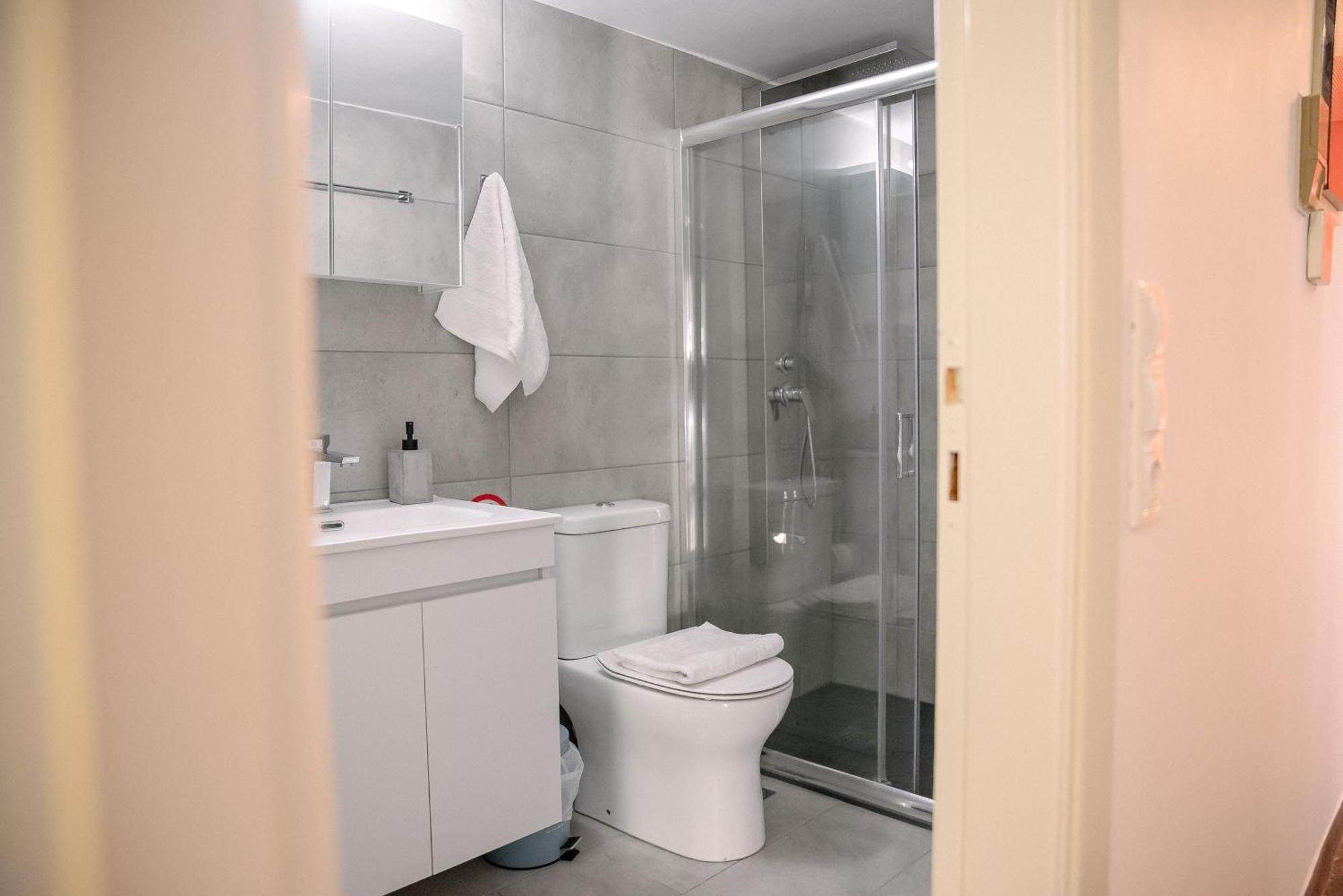 Apartamento 3Cs Athens Ampelokipoi Comfy Flat Ft Patio Airport Direct Day N Night Exterior foto