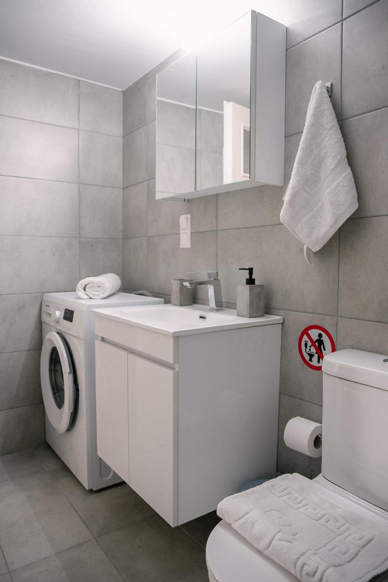 Apartamento 3Cs Athens Ampelokipoi Comfy Flat Ft Patio Airport Direct Day N Night Exterior foto
